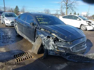 2020 Ford Fusion SE with VIN 3FA6P0HDXLR164704, listed as a IAAI auction lot 41190079 with 55,373 mi miles and . Bid and sale history available at carsss.com. Image 1.