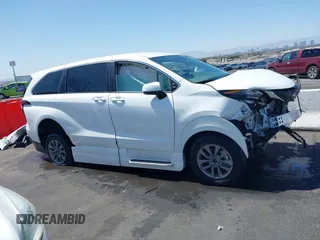 2022 Toyota Sienna LE с VIN 5TDKSKFC3NS070984, выставлен на аукционе IAAI как лот 41951686 с пробегом 10 846 миль миль и . История ставок и продаж доступна на DreamBid. Изображение 14.