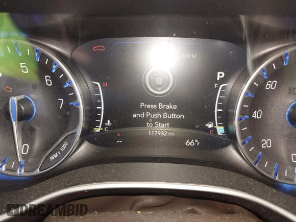 2020 Chrysler Pacifica Touring with VIN 2C4RC1FGXLR185354, listed as a IAAI auction lot 42093302 with 117,932 mi miles and . Bid and sale history available at DreamBid. Image 7.