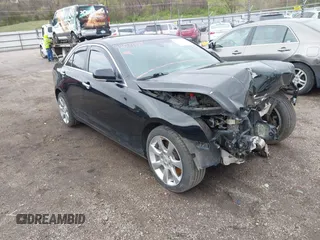 2014 Cadillac ATS Luxury AWD z VIN 1G6AH5RX1E0103223, wystawiony jako IAAI lot #42071137 z przebiegiem 101 121 mil mil oraz . Historia ofert i sprzedaży dostępna na DreamBid. Obrazek 1.