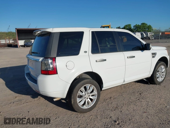 2011 Land Rover LR2 HSE z VIN SALFR2BN4BH276845, wystawiony jako IAAI lot #41985191 z przebiegiem 226 251 mil mil oraz . Historia ofert i sprzedaży dostępna na DreamBid. Obrazek 4.