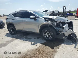 2025 Lexus NX 250 Premium z VIN 2T2GDCAZ3SC022077, wystawiony jako Copart lot #61662545 z przebiegiem 7 929 mil mil oraz Szkoda całkowita • Salvage title. Historia ofert i sprzedaży dostępna na DreamBid. Obrazek 4.