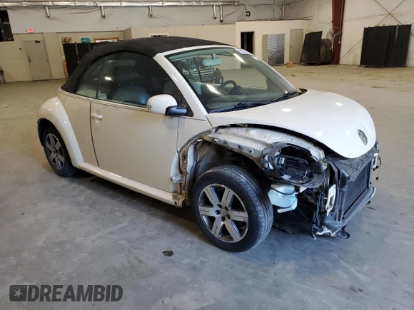 2006 Volkswagen Beetle with VIN 3VWRG31Y56M322614, listed as a Copart auction lot 60537135 with 85,018 mi miles and Salvage title. Bid and sale history available at DreamBid. Image 4.