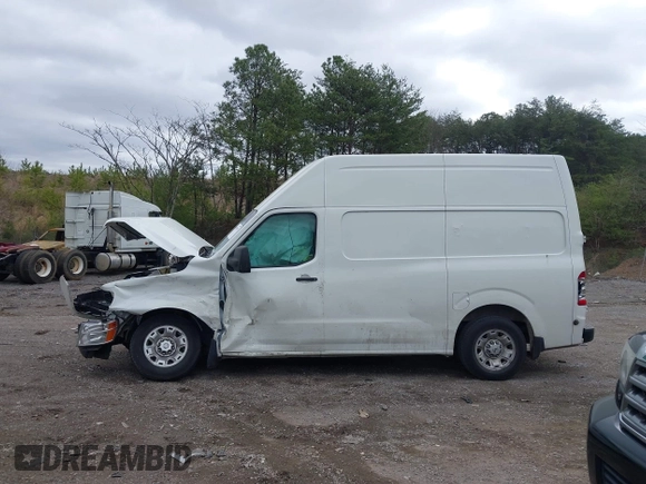 2021 Nissan NV Cargo SV z VIN 1N6BF0LYXMN800271, wystawiony jako IAAI lot #41847197 z przebiegiem 180 913 mil mil oraz . Historia ofert i sprzedaży dostępna na DreamBid. Obrazek 14.