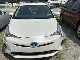 2016 Toyota Prius Two z VIN JTDKBRFU2G3510506, wystawiony jako Copart lot #60991615 z przebiegiem Nie podano mil oraz Czysty tytuł • Clean title. Historia ofert i sprzedaży dostępna na DreamBid. Obrazek 8.