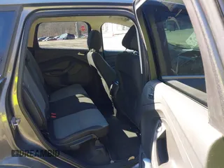 2014 Ford Escape SE z VIN 1FMCU0G99EUB25967, wystawiony jako IAAI lot #41805970 z przebiegiem 72 770 mil mil oraz . Historia ofert i sprzedaży dostępna na DreamBid. Obrazek 8.