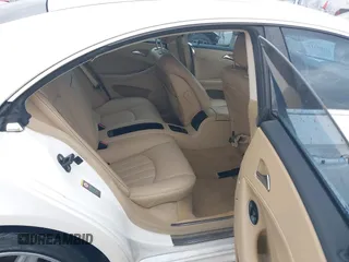 2009 Mercedes-Benz CLS-Class 5.5L with VIN WDDDJ72X79A140979, listed as a IAAI auction lot 41802317 with 195,968 mi miles. Bid and sale history available at carsss.com. Image 8.