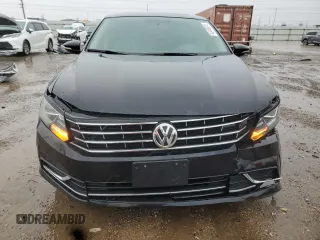 2017 Volkswagen Passat SE z VIN 1VWBT7A35HC005459, wystawiony jako Copart lot #43448015 z przebiegiem 141 540 mil mil oraz Szkoda całkowita • Salvage title. Historia ofert i sprzedaży dostępna na DreamBid. Obrazek 5.