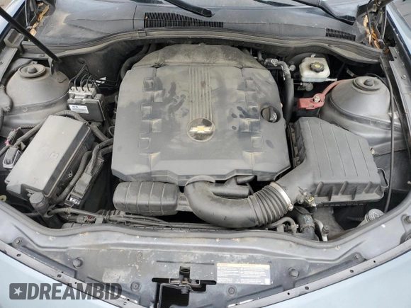 2010 Chevrolet Camaro LS z VIN 2G1FA1EV9A9218441, wystawiony jako Copart lot #55647195 z przebiegiem 147 345 mil mil oraz Szkoda całkowita • Salvage title. Historia ofert i sprzedaży dostępna na DreamBid. Obrazek 11.
