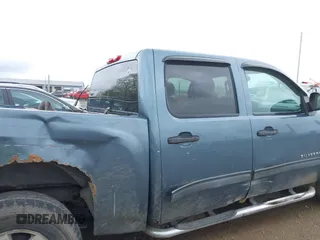 2011 Chevrolet Silverado 1500 LT with VIN 3GCPKSE33BG308883, listed as a IAAI auction lot 42130470 with 232,462 mi miles. Bid and sale history available at carsss.com. Image 13.