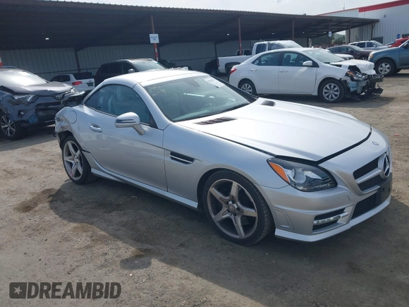 2013 Mercedes-Benz SLK 250 с VIN WDDPK4HA3DF054317, выставлен на аукционе IAAI как лот 41846772 с пробегом 90 811 миль миль и . История ставок и продаж доступна на DreamBid. Изображение 1.