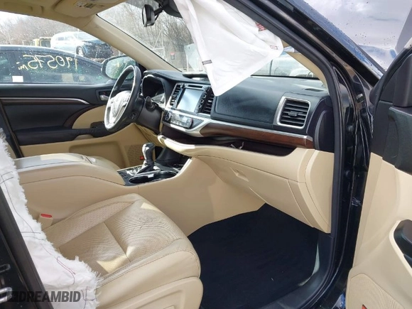 2015 Toyota Highlander Limited with VIN 5TDDKRFH5FS174178, listed as a IAAI auction lot 41671991 with 190,575 mi miles. Bid and sale history available at carsss.com. Image 5.