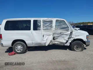 2014 Ford Econoline Passenger XL with VIN 1FBNE3BL1EDA97942, listed as a IAAI auction lot 40899589 with 60,703 mi miles. Bid and sale history available at carsss.com. Image 12.
