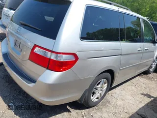 2007 Honda Odyssey EX-L z VIN 5FNRL38667B453060, wystawiony jako IAAI lot #42066637 z przebiegiem 184 439 mil mil oraz . Historia ofert i sprzedaży dostępna na DreamBid. Obrazek 4.