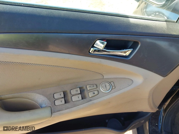 2013 Hyundai Sonata Hybrid with VIN KMHEC4A45DA100712, listed as a IAAI auction lot 41493504 with 1 mi miles. Bid and sale history available at carsss.com. Image 14.