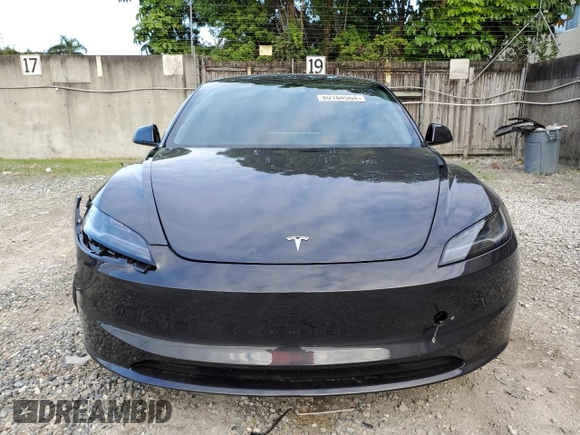 2024 Tesla Model 3 z VIN 5YJ3E1EA7RF826476, wystawiony jako Copart lot #80184564 z przebiegiem 2963 mil mil oraz Szkody całkowita. Historia ofert i sprzedaży dostępna na DreamBid. Obrazek 5.