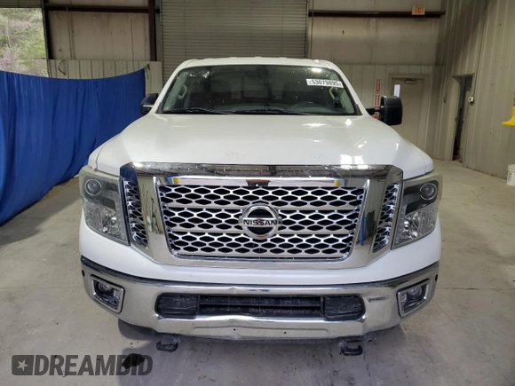 2016 Nissan Titan Platinum Reserve z VIN 1N6BA1F27GN502647, wystawiony jako Copart lot #53079895 z przebiegiem 143 384 mil mil oraz Czysty tytuł • Clean title. Historia ofert i sprzedaży dostępna na DreamBid. Obrazek 5.