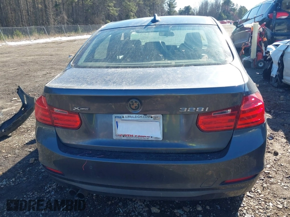 2015 BMW 3 Series 328i xDrive with VIN WBA3B5G55FNS12116, listed as a IAAI auction lot 41393965 with 118,878 mi miles. Bid and sale history available at carsss.com. Image 17.