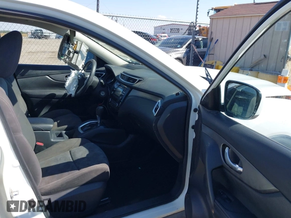 2016 Nissan Rogue SV with VIN KNMAT2MV8GP619010, listed as a IAAI auction lot 40618797 with 201,515 mi miles. Bid and sale history available at carsss.com. Image 5.
