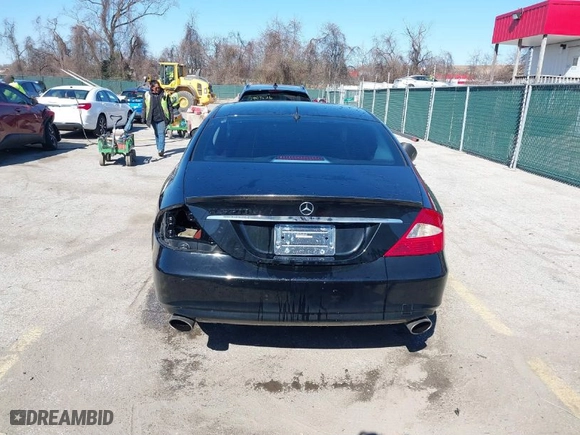 2006 Mercedes-Benz CLS-Class with VIN WDDDJ75X06A024434, listed as a IAAI auction lot 41742417 with 86,417 mi miles. Bid and sale history available at carsss.com. Image 17.