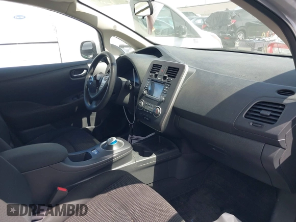 2017 Nissan LEAF SV with VIN 1N4BZ0CP4HC303676, listed as a IAAI auction lot 42233850 with 83,910 mi miles and . Bid and sale history available at DreamBid. Image 5.