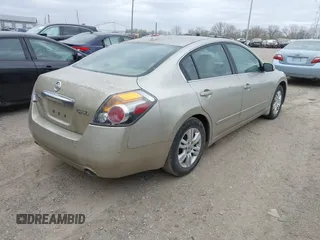 2010 Nissan Altima 2.5 SL with VIN 1N4AL2AP9AC117648, listed as a IAAI auction lot 42045098 with 231,244 mi miles. Bid and sale history available at carsss.com. Image 4.