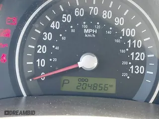 2007 Kia Sedona EX with VIN KNDMB233576109557, listed as a IAAI auction lot 41813984 with 204,856 mi miles. Bid and sale history available at carsss.com. Image 7.