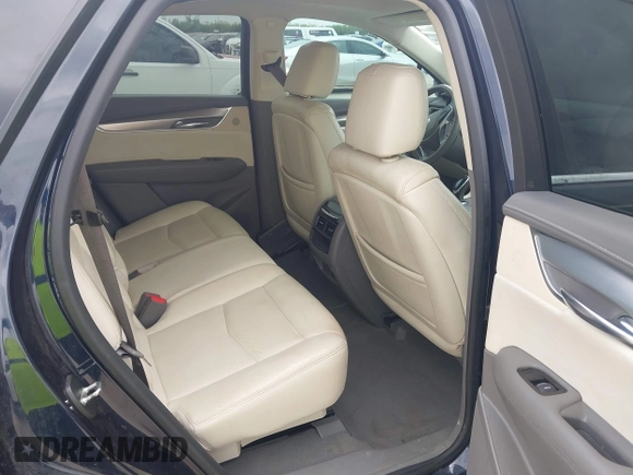 2017 Cadillac XT5 Luxury FWD z VIN 1GYKNBRS9HZ215565, wystawiony jako IAAI lot #42108831 z przebiegiem 78 694 mil mil oraz . Historia ofert i sprzedaży dostępna na DreamBid. Obrazek 8.