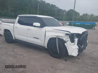 2022 Toyota Tundra SR5 with VIN 5TFLA5AB5NX013672, listed as a IAAI auction lot 42161712 with 61,607 mi miles and . Bid and sale history available at DreamBid. Image 1.