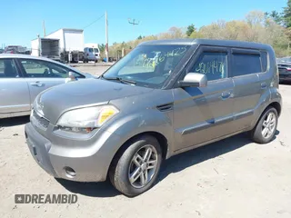 2010 Kia Soul + with VIN KNDJT2A20A7163134, listed as a IAAI auction lot 42164478 with 207,790 mi miles. Bid and sale history available at carsss.com. Image 2.
