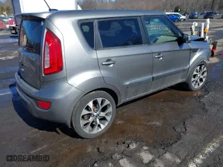 2013 Kia Soul + with VIN KNDJT2A67D7526729, listed as a IAAI auction lot 41678356 with 189,924 mi miles. Bid and sale history available at carsss.com. Image 4.