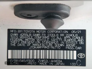 2021 Toyota Prius LE z VIN JTDKAMFP9M3196770, wystawiony jako Copart lot #54309555 z przebiegiem 21 948 mil mil oraz Szkoda całkowita • Salvage title. Historia ofert i sprzedaży dostępna na DreamBid. Obrazek 12.