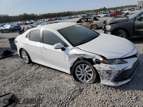 2023 Toyota Camry LE z VIN 4T1C11AK0PU109024, wystawiony jako Copart lot #50105815 z przebiegiem 43 666 mil mil oraz Szkoda całkowita • Salvage title. Historia ofert i sprzedaży dostępna na DreamBid. Obrazek 4.