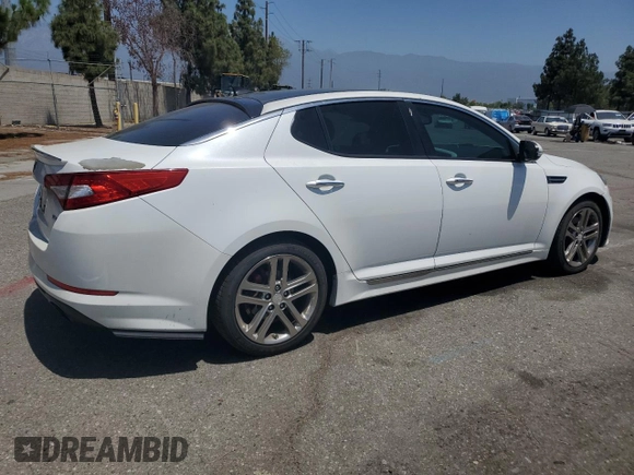2013 Kia Optima SX z VIN 5XXGR4A60DG193592, wystawiony jako Copart lot #61274435 z przebiegiem 108 251 mil mil oraz Szkoda całkowita • Salvage title. Historia ofert i sprzedaży dostępna na DreamBid. Obrazek 3.