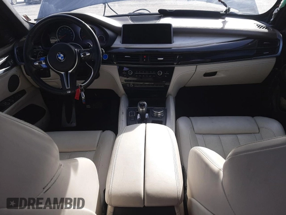 2018 BMW X5 M z VIN 5YMKT6C5XJ0Y83320, wystawiony jako Copart lot #69902062 z przebiegiem 38 383 mil mil oraz . Historia ofert i sprzedaży dostępna na DreamBid. Obrazek 8.