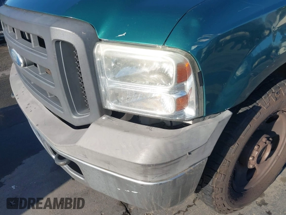 2005 Ford F-350 XL with VIN 1FDSF34585EA17178, listed as a IAAI auction lot 41501503 with 208,442 mi miles and . Bid and sale history available at DreamBid. Image 12.