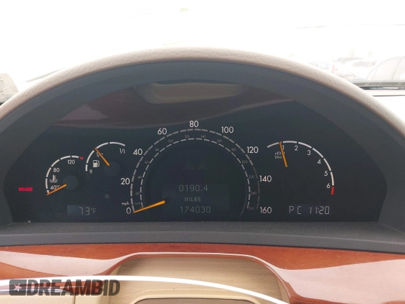 2005 Mercedes-Benz S 430 z VIN WDBNG70JX5A451696, wystawiony jako IAAI lot #42402391 z przebiegiem 174 030 mil mil oraz . Historia ofert i sprzedaży dostępna na DreamBid. Obrazek 7.