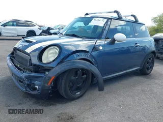 2010 MINI Hardtop with VIN WMWMF3C52ATZ25692, listed as a IAAI auction lot 42228774 with 137,827 mi miles and . Bid and sale history available at DreamBid. Image 18.