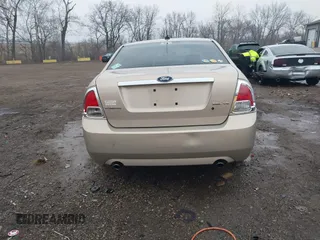2008 Ford Fusion SEL with VIN 3FAHP08128R101909, listed as a IAAI auction lot 41568253 with 121,382 mi miles. Bid and sale history available at carsss.com. Image 16.