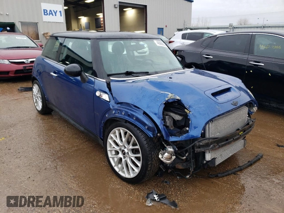 2007 MINI Hardtop S with VIN WMWMF735X7TT80244, listed as a Copart auction lot 46060635 with 116,032 mi miles and Salvage Title. Bid and sale history available at DreamBid. Image 4.