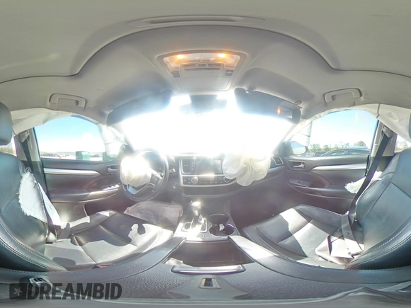 2018 Toyota Highlander SE with VIN 5TDKZRFH2JS271947, listed as a Copart auction lot 53381585 with 101,148 mi miles and Salvage title. Bid and sale history available at DreamBid. Image 14.