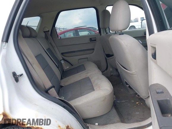2008 Ford Escape Hybrid z VIN 1FMCU49H48KB66079, wystawiony jako IAAI lot #42113471 z przebiegiem 181 185 mil mil oraz . Historia ofert i sprzedaży dostępna na DreamBid. Obrazek 8.