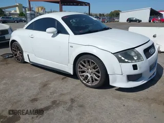 2002 Audi TT with VIN TRUSC28N121018764, listed as a IAAI auction lot 42164752 with 212,898 mi miles. Bid and sale history available at carsss.com. Image 1.
