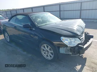 2008 Chrysler Sebring Touring z VIN 1C3LC55R78N135620, wystawiony jako IAAI lot #42542759 z przebiegiem 182 041 mil mil oraz . Historia ofert i sprzedaży dostępna na DreamBid. Obrazek 1.