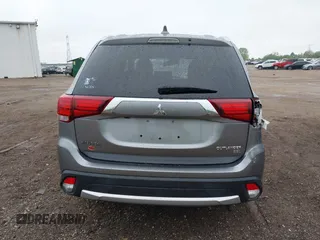 2018 Mitsubishi Outlander SE z VIN JA4AD3A35JZ064058, wystawiony jako IAAI lot #42311265 z przebiegiem 79 291 mil mil oraz . Historia ofert i sprzedaży dostępna na DreamBid. Obrazek 16.