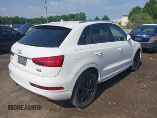 2017 Audi Q3 Premium z VIN WA1ECCFS7HR009402, wystawiony jako IAAI lot #42462248 z przebiegiem 46 536 mil mil oraz . Historia ofert i sprzedaży dostępna na DreamBid. Obrazek 4.