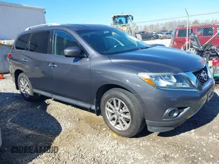 2014 Nissan Pathfinder SV with VIN 5N1AR2MM0EC731063, listed as a IAAI auction lot 41385501 with 163,134 mi miles. Bid and sale history available at carsss.com. Image 1.
