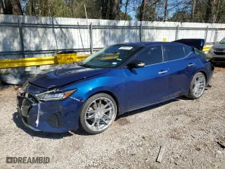 2022 Nissan Maxima SV with VIN 1N4AA6CV1NC505777, listed as a Copart auction lot 45900125 with 110,717 mi miles and Salvage Title. Bid and sale history available at carsss.com. Image 1.