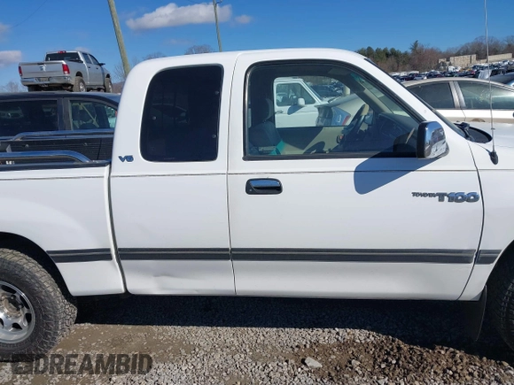 1997 Toyota T100 DX z VIN JT4TN12D9V0037897, wystawiony jako IAAI lot #41737986 z przebiegiem 233 106 mil mil oraz . Historia ofert i sprzedaży dostępna na DreamBid. Obrazek 13.