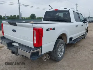 2024 Ford F-250 XL z VIN 1FT7W2BT5RED79934, wystawiony jako IAAI lot #42303040 z przebiegiem 39 011 mil mil oraz . Historia ofert i sprzedaży dostępna na DreamBid. Obrazek 4.